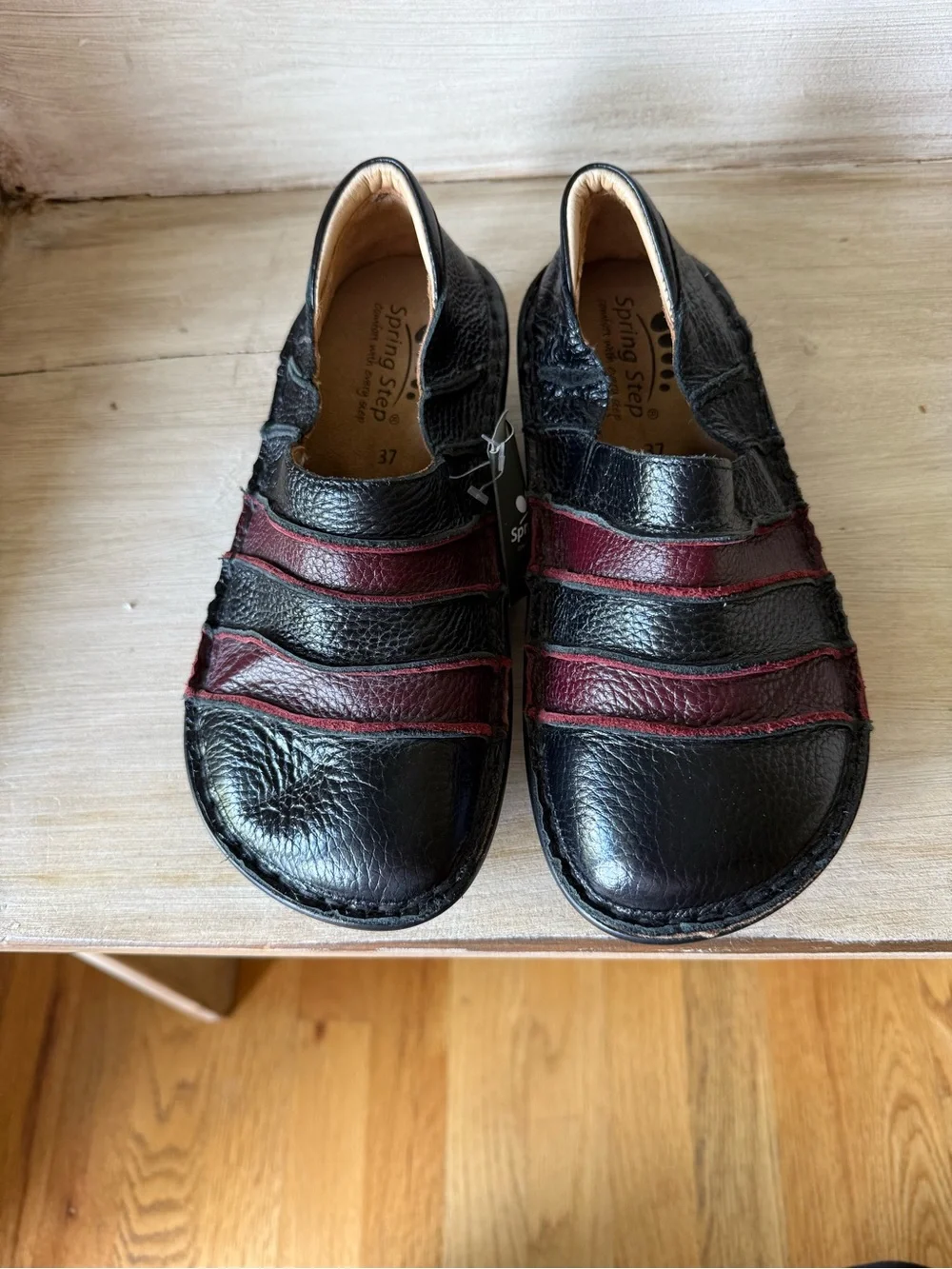 Women’s Spring Step Firefly Wedge Leather Loafer Size 6 Size 37 Black Burgundy